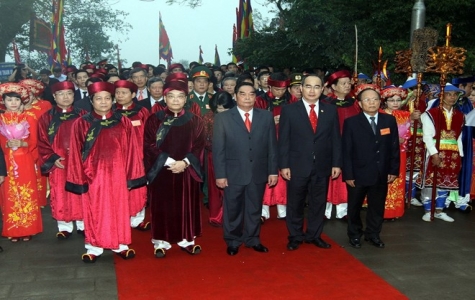 Thành kính dâng hương giỗ Quốc Tổ Hùng Vương