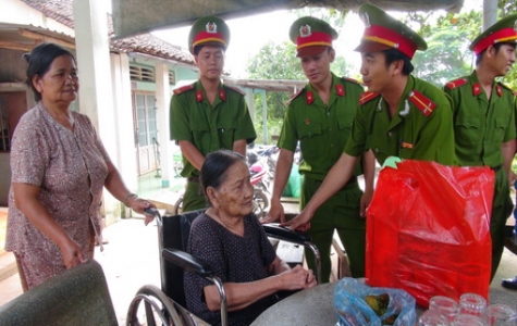 Tri ân người có công nhân ngày Thương binh liệt sĩ