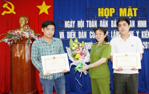 Họp mặt Ngày hội toàn dân bảo vệ an ninh tổ quốc và Diễn đàn Công an lắng nghe nhân dân