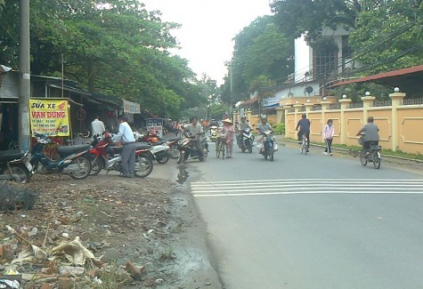 Kinh doanh lấn chiếmhành lang, cản trở giao thông!