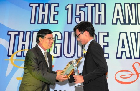 Bia Sagota nhận giải thưởng The Guide Awards 2013-2014