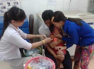 Phường Hiệp Thành, TP.Thủ Dầu một: Tiêm chủng vắc xin sởi, rubella cho hơn 2.000 học sinh