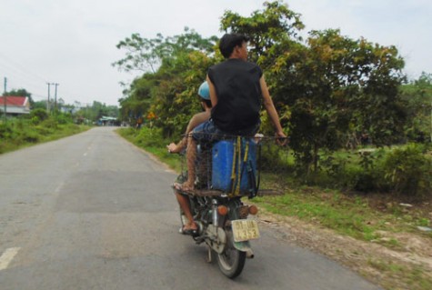 “Cảm giác mạnh” trên đường!