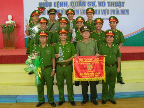 Kết thúc Hội thi điều lệnh, quân sự, võ thuật năm 2014, khu vực phía nam  Công an Bình Dương đoạt giải nhất toàn đoàn