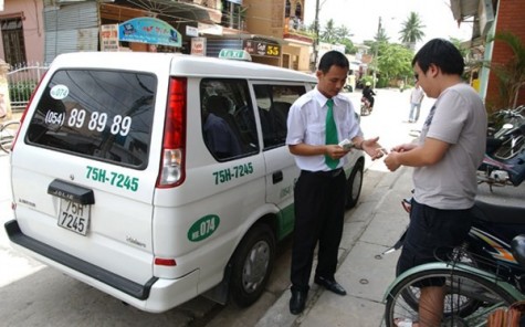 Giá cước taxi giảm còn 12.000 đồng/km