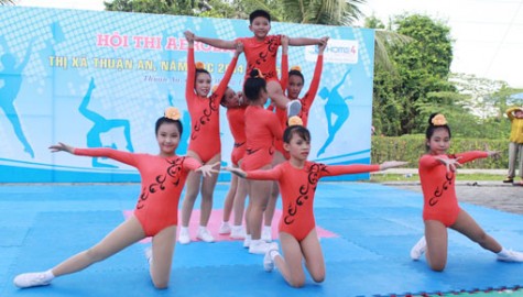 Hội thi Aerobic TX.Thuận An năm 2014: 41 đội tham gia