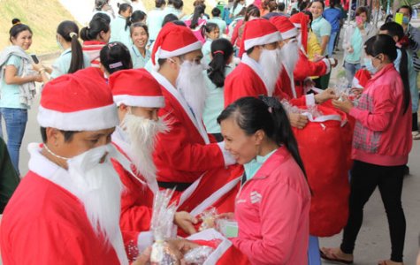 Công đoàn Công ty TNHH Điện tử Foster (Việt Nam): Trao hơn 13.000 phần quà giáng sinh cho công nhân viên