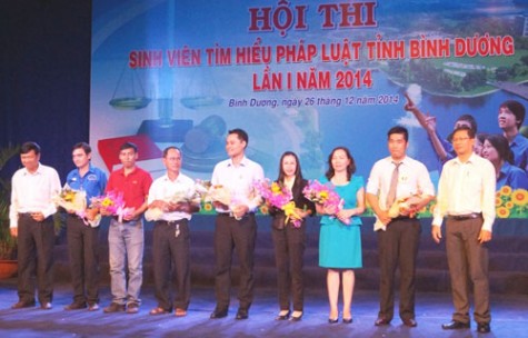 Hội thi “Sinh viên tìm hiểu pháp luật”