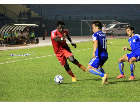 Kết quả vòng 5 V-League 2015: B.Bình Dương đứt mạch chiến thắng