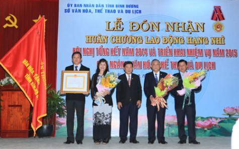 Ngành Văn hóa-Thể thao và Du lịch: Đón nhận Huân chương Lao động hạng Nhì