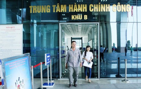 Trung tâm Hành chính công: Sôi động những ngày làm việc đầu năm