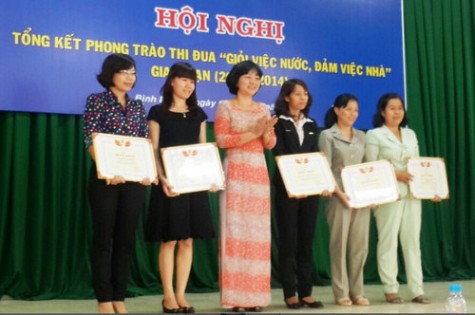 Công đoàn ngành Dệt may: Tổng kết 5 năm phong trào thi đua “Giỏi việc nước, đảm việc nhà”