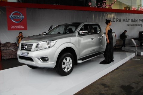 Nissan NP300 Navara có giá từ 645 triệu