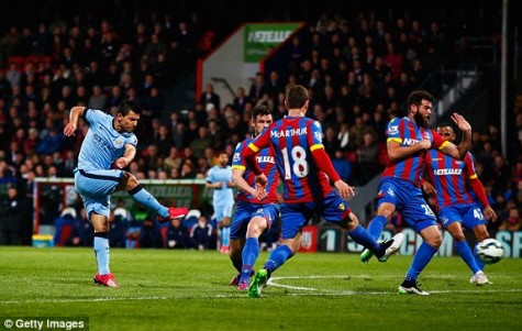 Crystal Palace 2-1 Man City: Tan giấc mộng hoa