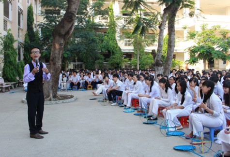 Chương trình “Về trường - Tư vấn mùa thi”: Hành trang cho học sinh bước vào cuộc sống mới