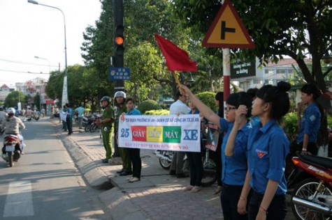 TX.Dĩ An: Tăng cường tuyên truyền pháp luật đến thanh niên công nhân