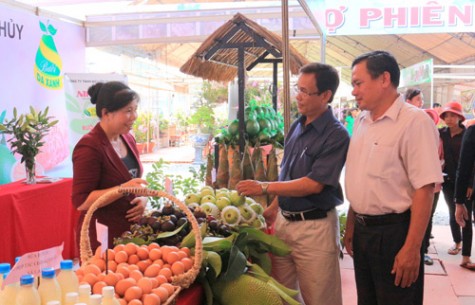 Hội Nông dân huyện Bàu Bàng: Tìm thêm cơ hội cho hàng nông sản