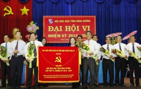 Bế mạc đai hội Hội Nhà báo Bình Dương khóa VI (nhiệm kỳ 2015-2020)