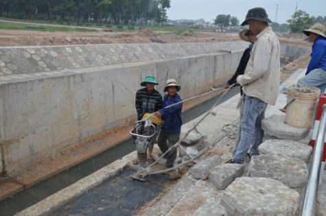 Xử lý triệt để dấu hiệu lún, nứt trên tuyến kênh Ba Bò