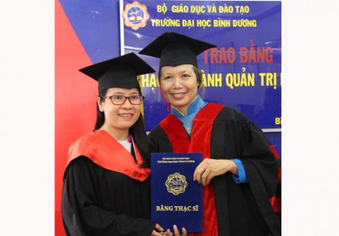 Trường Đại học Bình Dương: Trao bằng thạc sĩ cho 25 học viên