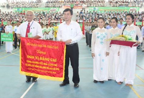 Khai mạc vòng chung kết giải bóng đá Hội khỏe Phù Đổng toàn quốc Cup MiLo 2015: Hơn 600 vận động viên thuộc 24 đội tham gia