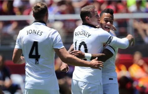 Rooney giúp Manchester United hạ Barcelona