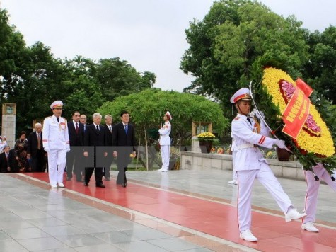 Lãnh đạo Đảng, Nhà nước tưởng niệm các Anh hùng liệt sỹ