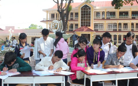 Đợt đầu xét tuyển đại học, cao đẳng: Thí sinh quan tâm các trường địa phương