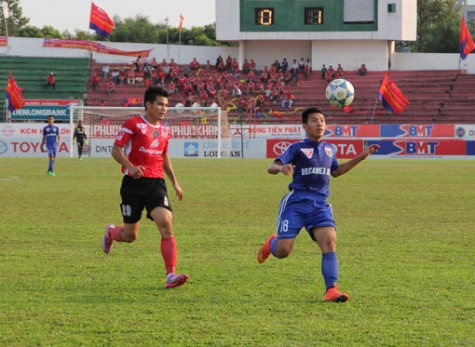 Vòng 20 giải bóng đá V-League 2015: B.Bình Dương bảo vệ ngôi đầu thành công?