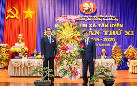 Đại hội Đảng bộ TX.Tân Uyên lần thứ XI, nhiệm kỳ 2015-2020 chính thức khai mạc