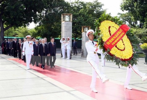 Lãnh đạo Đảng, Nhà nước viếng lăng Bác và tưởng niệm Anh hùng liệt sỹ