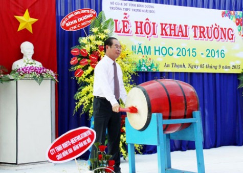 Khắp nơi tổ chức lễ khai giảng năm học 2015-2016