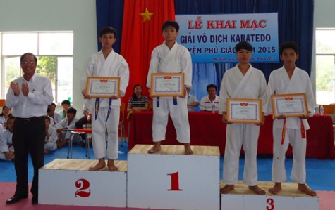 Phú Giáo: Tổ chức giải vô địch Karatedo năm 2015