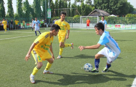 Tranh hạng 3 giải bóng đá Doanh nhân mở rộng - Báo Bình Dương lần III-2015: Khát khao bộ huy chương đồng…