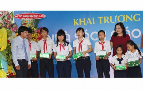 Khai trương Nhà sách Giáo Dục