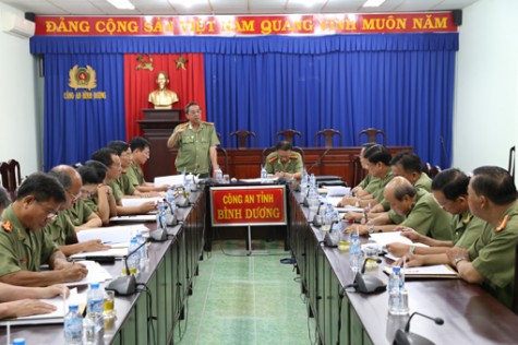 Kiểm tra công tác thi đua tại Công an Bình Dương