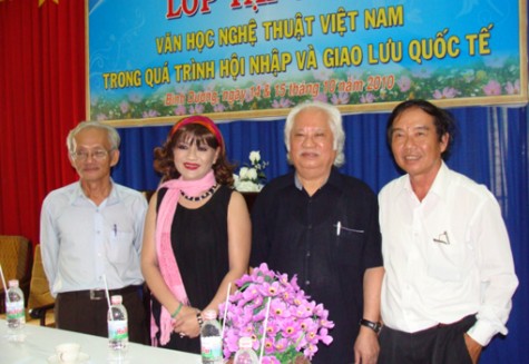 Những thành tựu trong văn học nghệ thuật - Bài 3