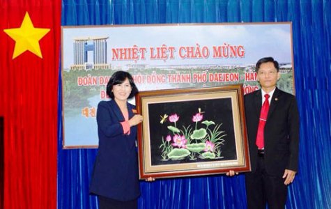 Chủ tịch Hội đồng thành phố Daejeon - Hàn Quốc: Chào xã giao Hội đồng nhân dân tỉnh