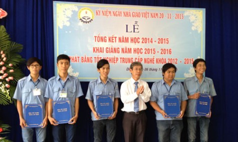 Trường Trung cấp nghề Dĩ An: Khai giảng năm học mới 2015-2016