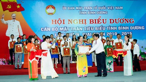 Mặt trận Dân tộc thống nhất Việt Nam - Những chặng đường vẻ vang – Bài 3