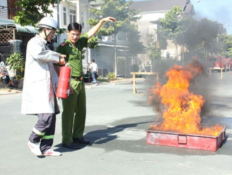 Thượng úy Lê Duy Linh:  “Khi đã yêu nghề, chúng tôi chấp nhận hiểm nguy”