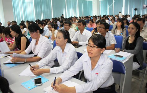 Khoảng 800 doanh nghiệp tìm hiểu quy định mức lương tối thiểu vùng