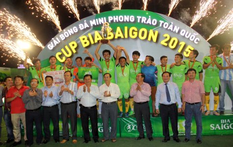 Kết thúc giải bóng đá phong trào toàn quốc tranh cúp Bia Sài Gòn 2015, khu vực Bình Dương: Đội Sagota vô địch sau loạt sút luân lưu