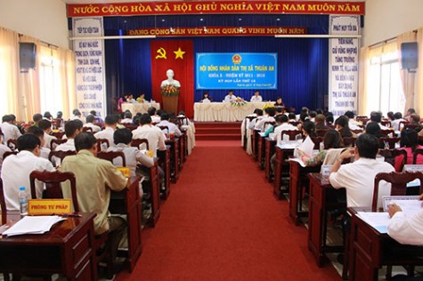 HĐND TX.Thuận An và TX.Tân Uyên: Họp đánh giá hoạt động năm 2015 và đề ra nhiệm vụ năm 2016