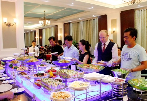 Khách sạn Becamex tổ chức tiệc Buffet Gala Giáng sinh ấm áp 2015