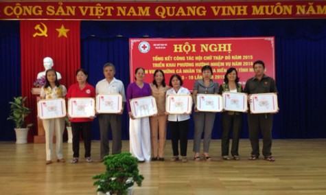 Hội Chữ thập đỏ TX Dĩ An: Tổng kết công tác Hội và phong trào Chữ thập đỏ năm 2015