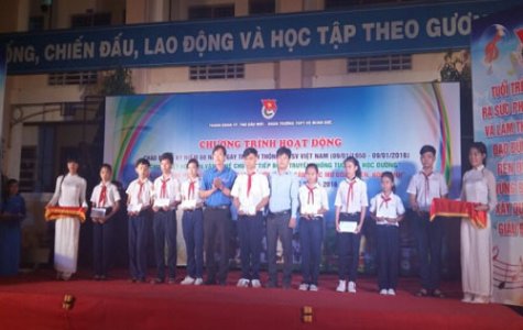 Công ty Cổ phần đầu tư Xây dựng 3-2 trao 25 suất học bổng cho học sinh có thành tích học tập tốt