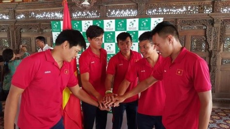 Tuyển quần vợt VN đánh bại Indonesia ở Davis Cup