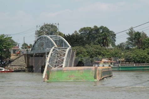 Phó Thủ tướng: Khẩn trương sửa cầu Ghềnh, điều chỉnh lịch chạy tàu