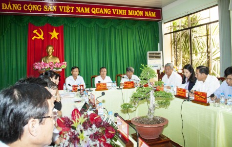 Lãnh đạo tỉnh làm việc với Ban Thường vụ Thị ủy Tân Uyên